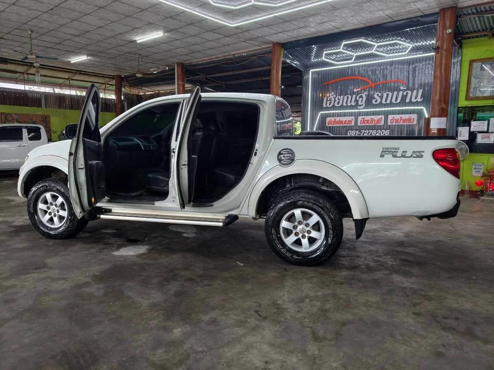 2013 Mitsubishi Triton IV 2
