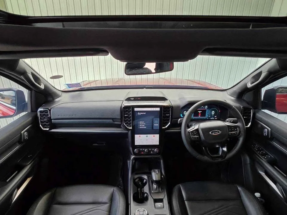 2023 Ford Everest III 3