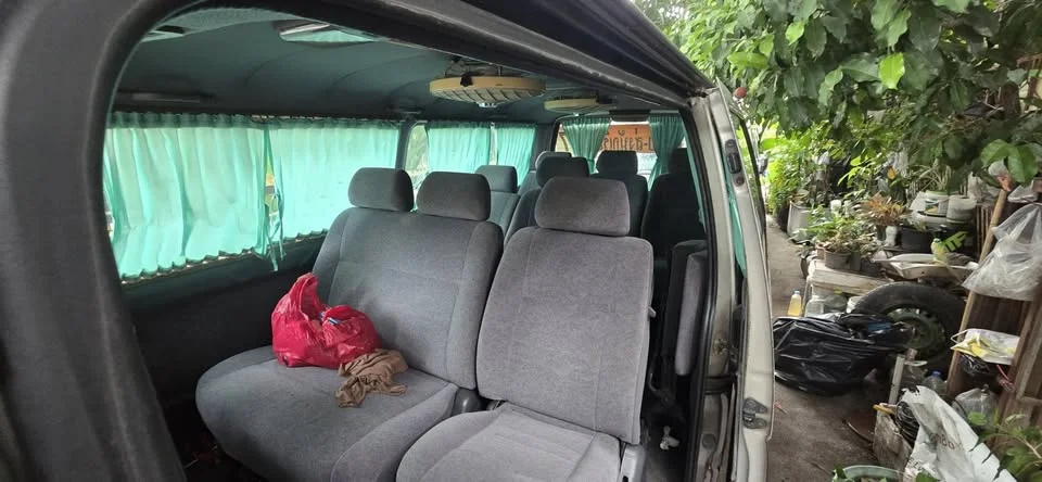 2000 Toyota Commuter IV (H100) 2