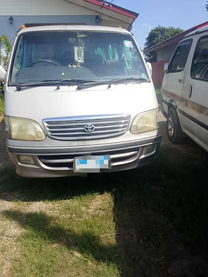 2000 Toyota Commuter IV (H100) 2