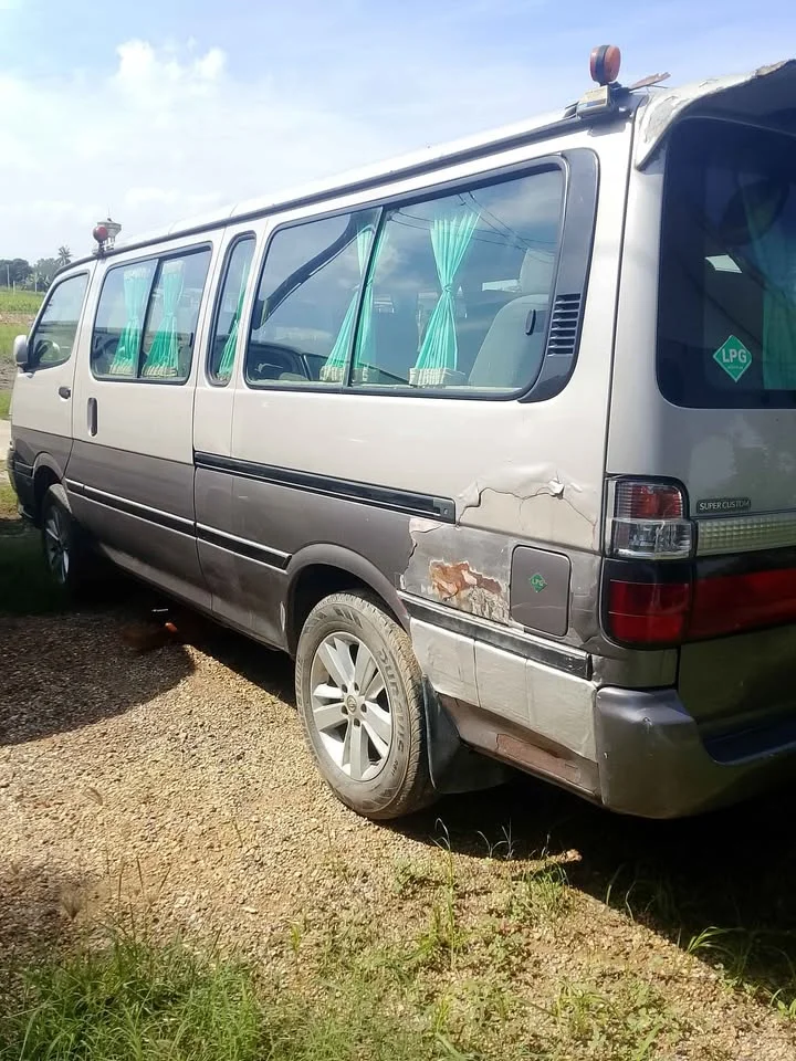 2000 Toyota Commuter IV (H100) 3