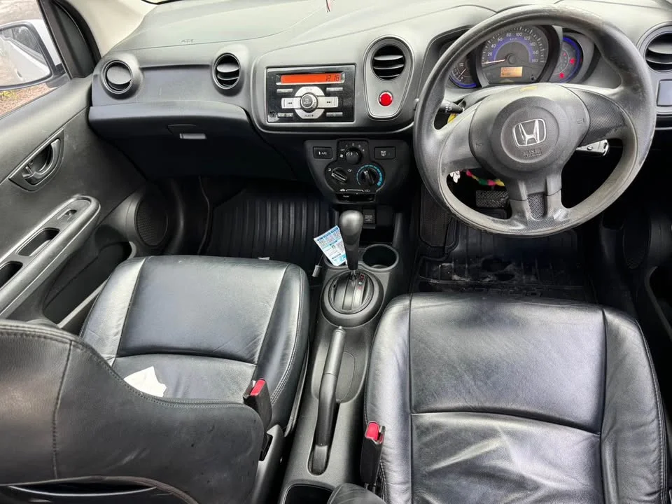 2015 Honda Mobilio II 2
