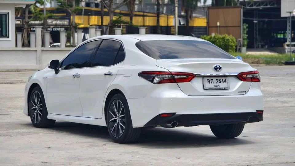 2022 Toyota Camry VIII (XV70) 3