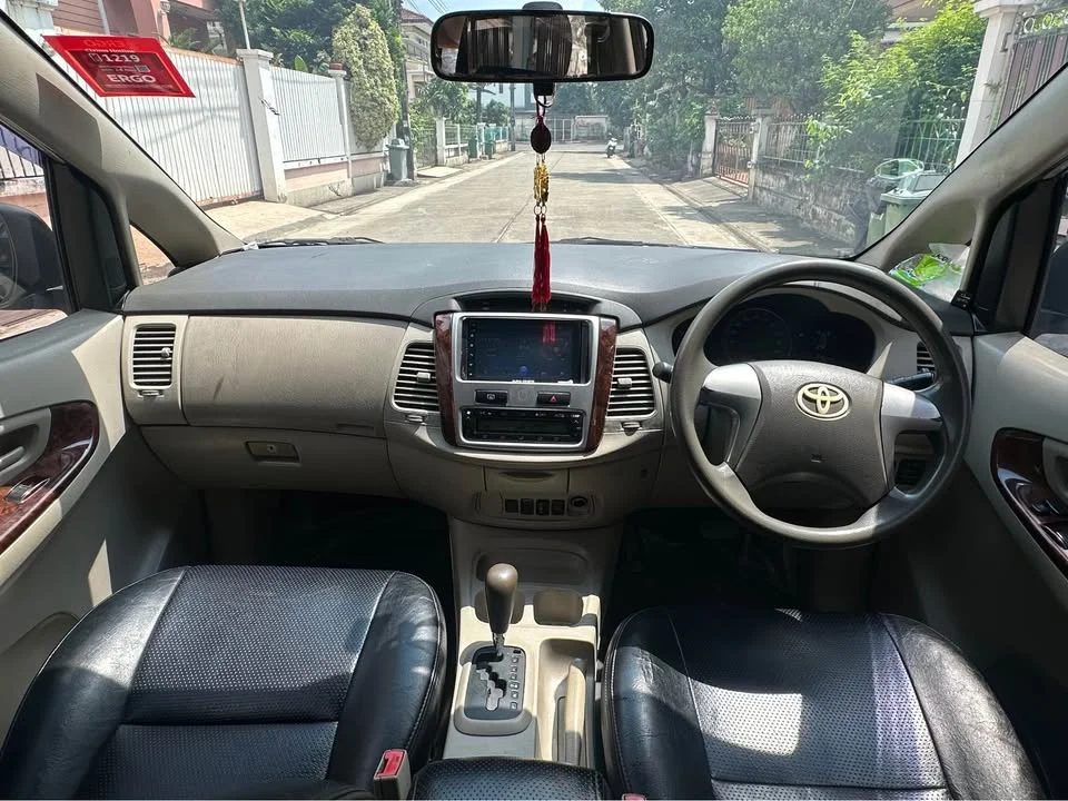 2013 Toyota Innova I 3