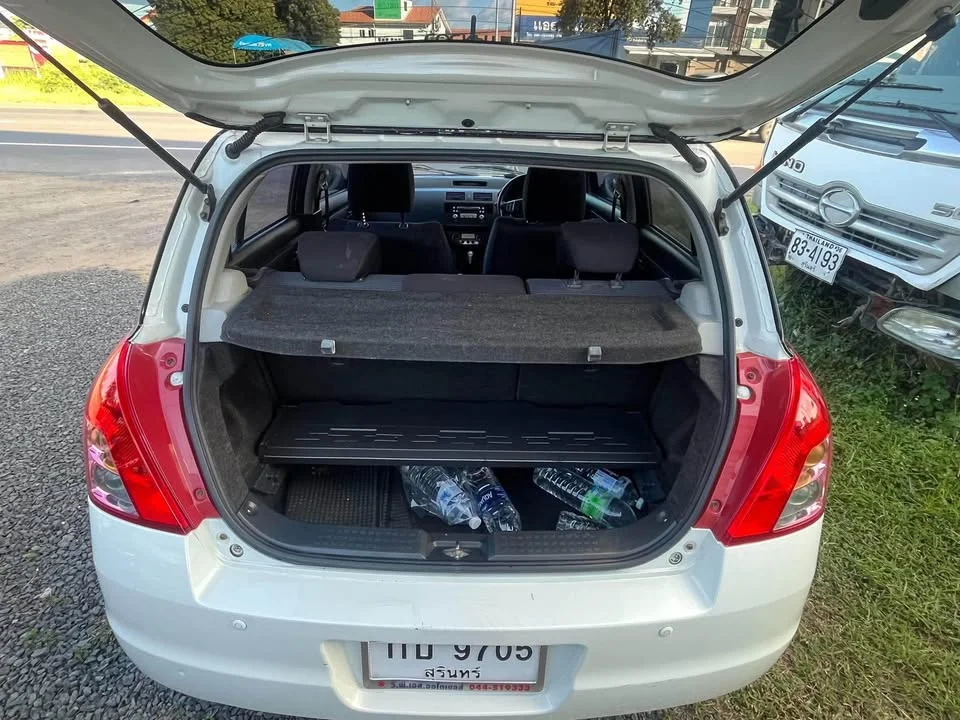 2011 Suzuki Swift I 3