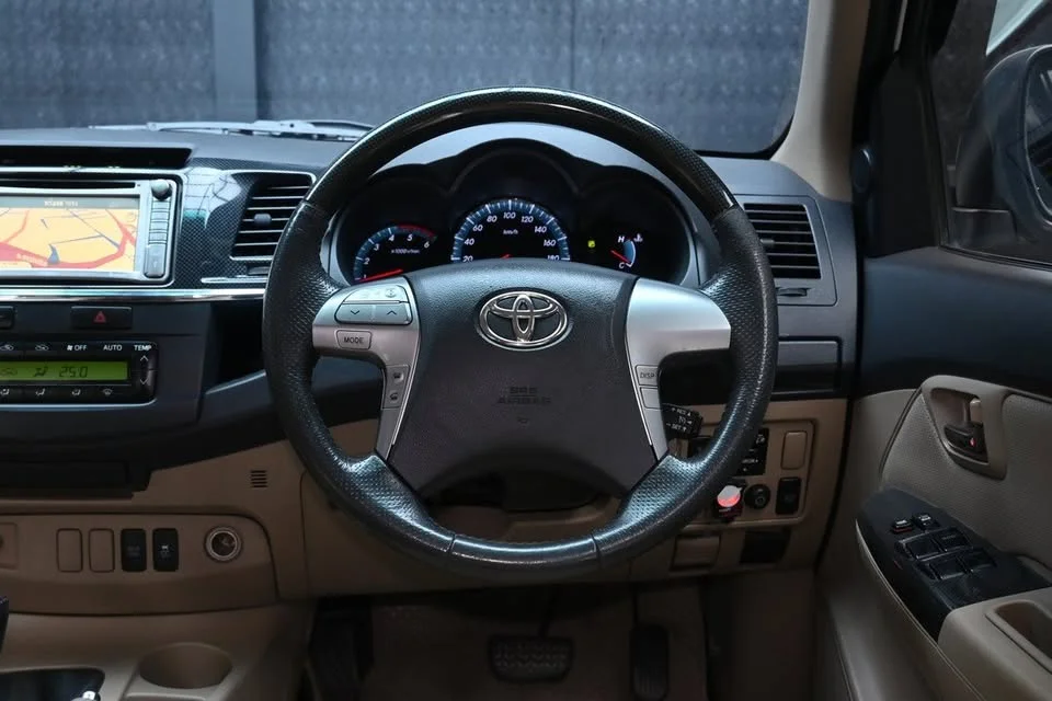 2012 Toyota Fortuner I 2