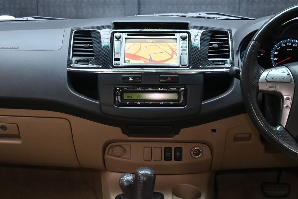 2012 Toyota Fortuner I 3