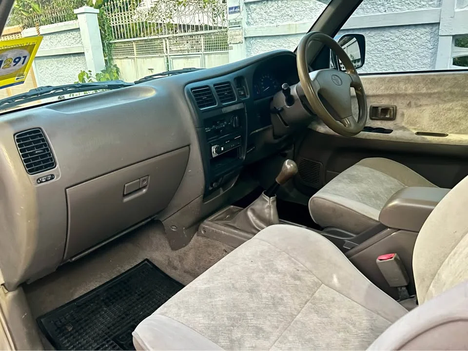 2004 Toyota Hilux Tiger VI 2