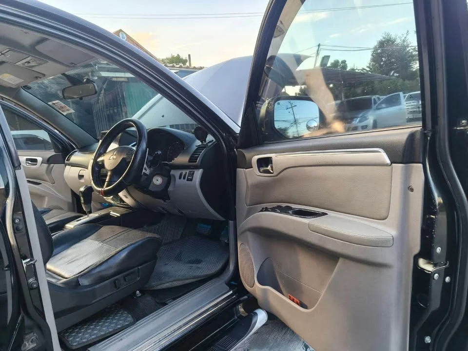 2013 Mitsubishi Pajero Sport II 2