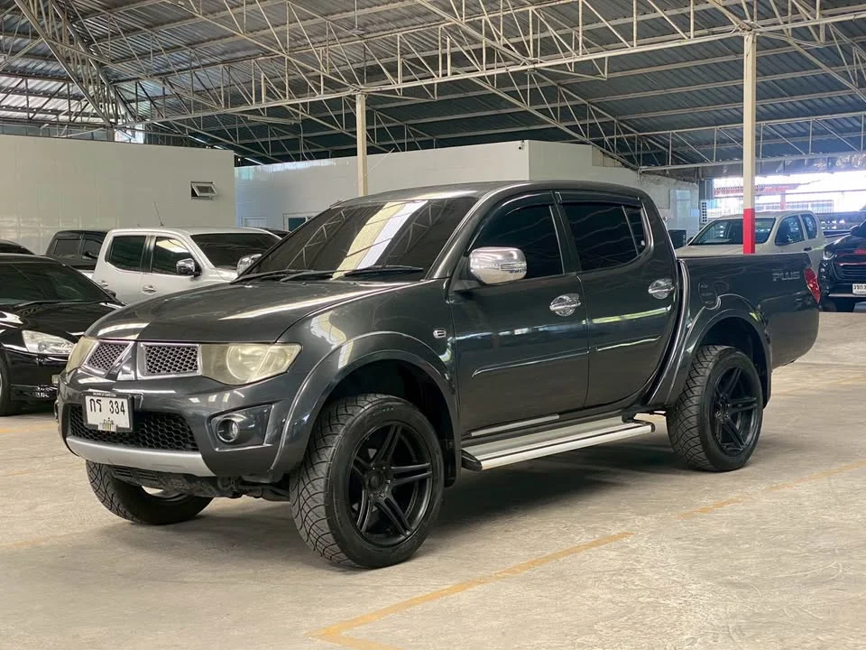 2013 Mitsubishi Triton IV 2