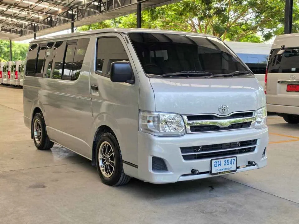 2013 Toyota HiAce V (H200) 3