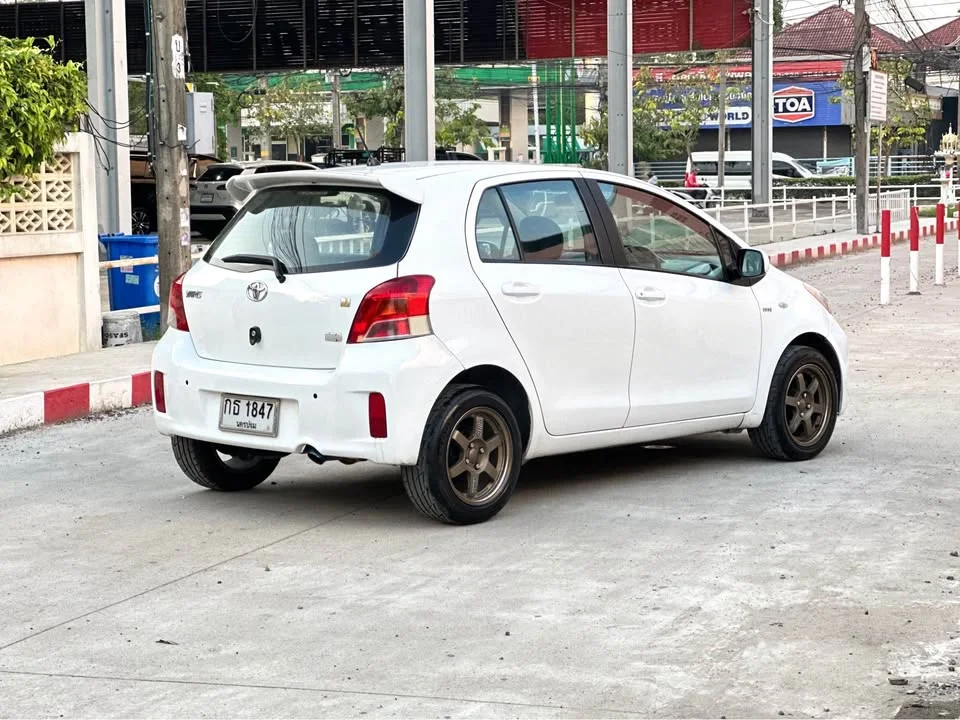 2012 Toyota Yaris II 3