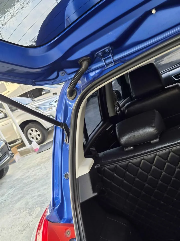 2013 Suzuki Swift II 2