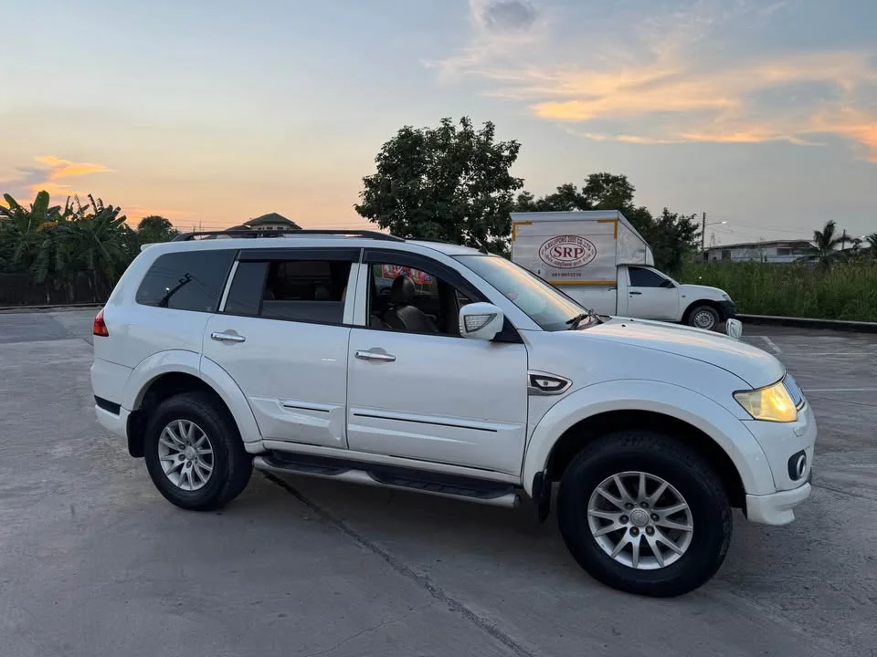 2011 Mitsubishi Pajero Sport II 2