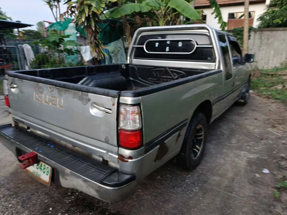 1993 Isuzu TFR III 3