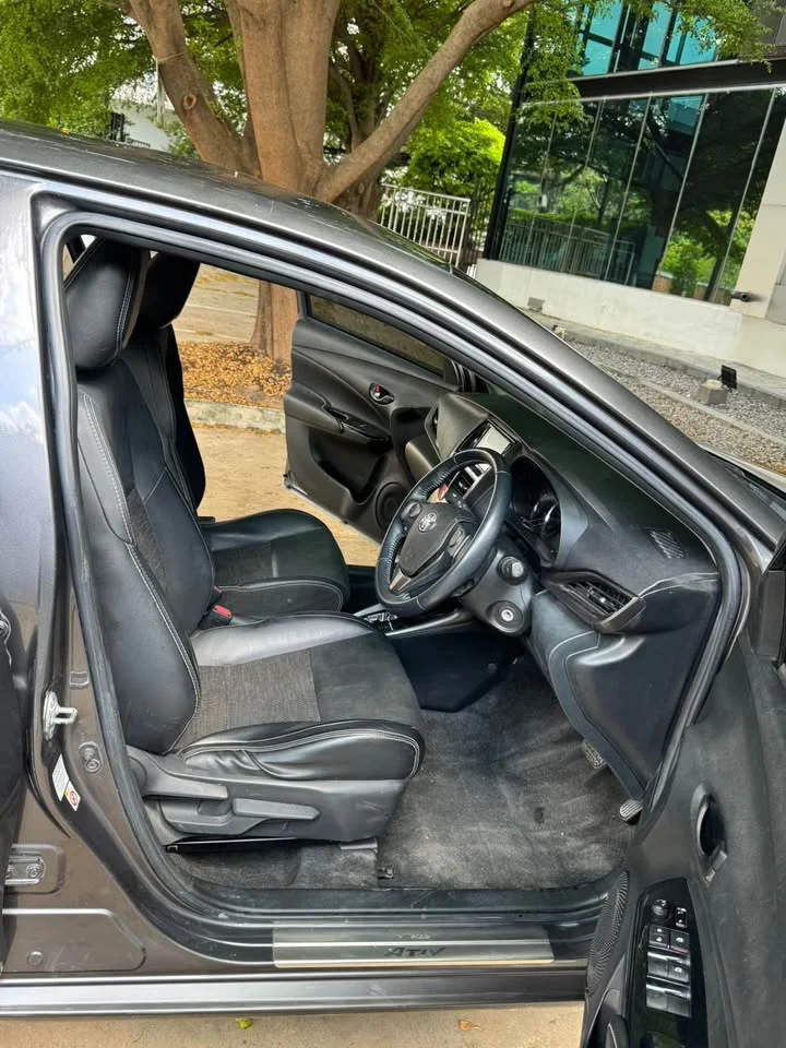 2020 Toyota Yaris ATIV III 2