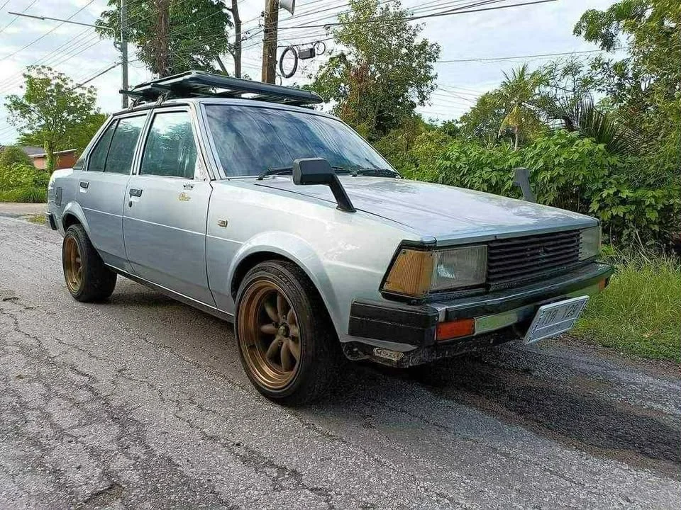 Toyota Crown VIII (S130) 2