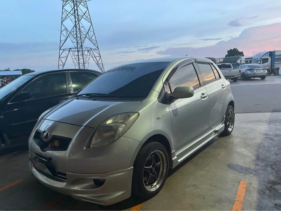 2007 Toyota Yaris II 2