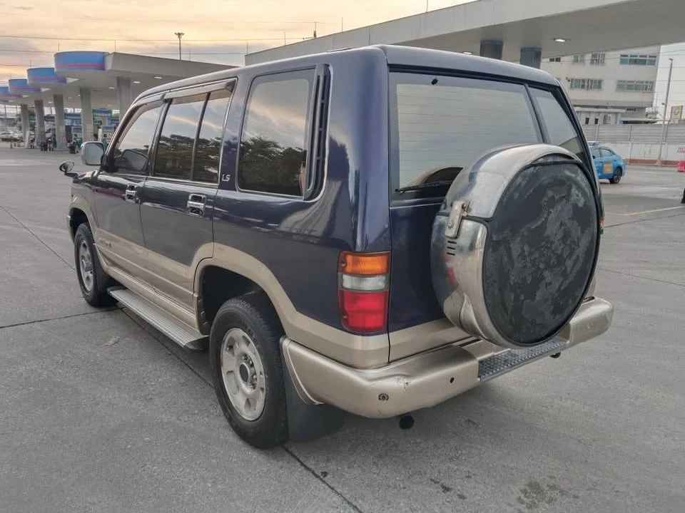 1998 Isuzu Trooper II 2