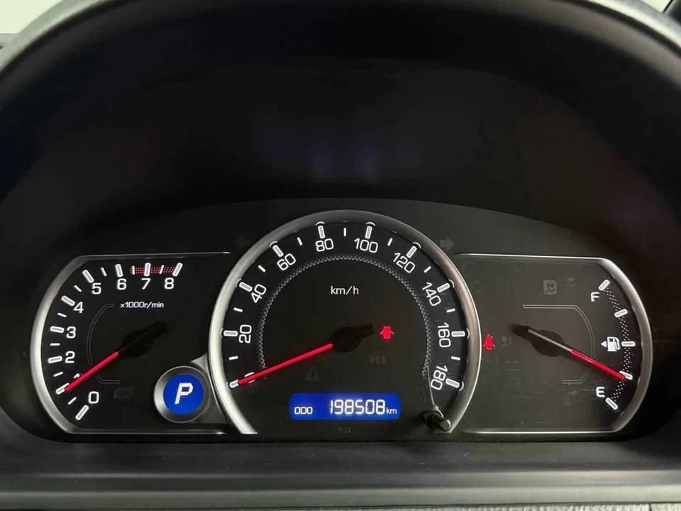 2014 Toyota Voxy III 3