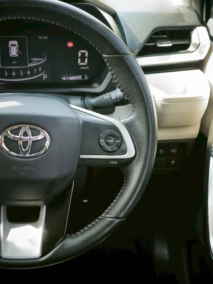 2022 Toyota Veloz III 2