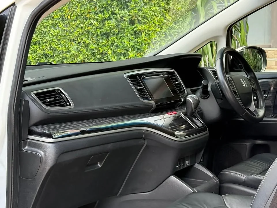2016 Honda Odyssey V 2