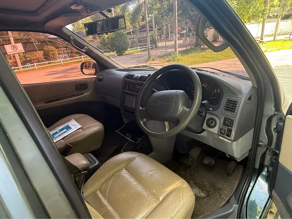 1998 Toyota Granvia H100 2