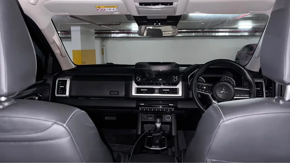 2023 Mitsubishi Triton VI 3