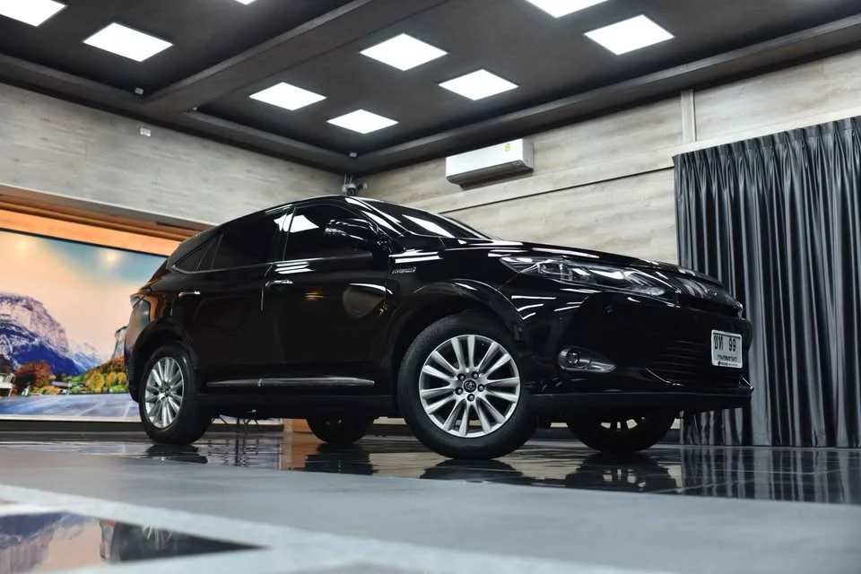 2015 Toyota Harrier III 2