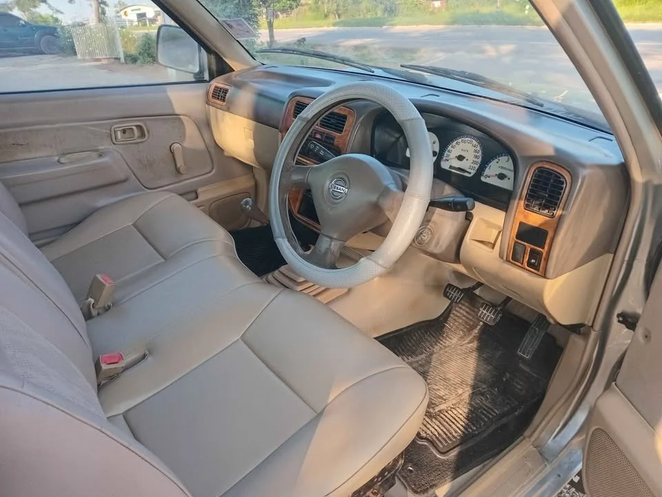 2003 Nissan Frontier I 2