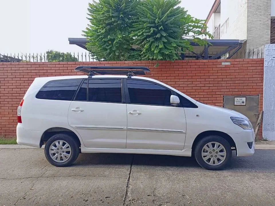 2013 Toyota Innova I 2