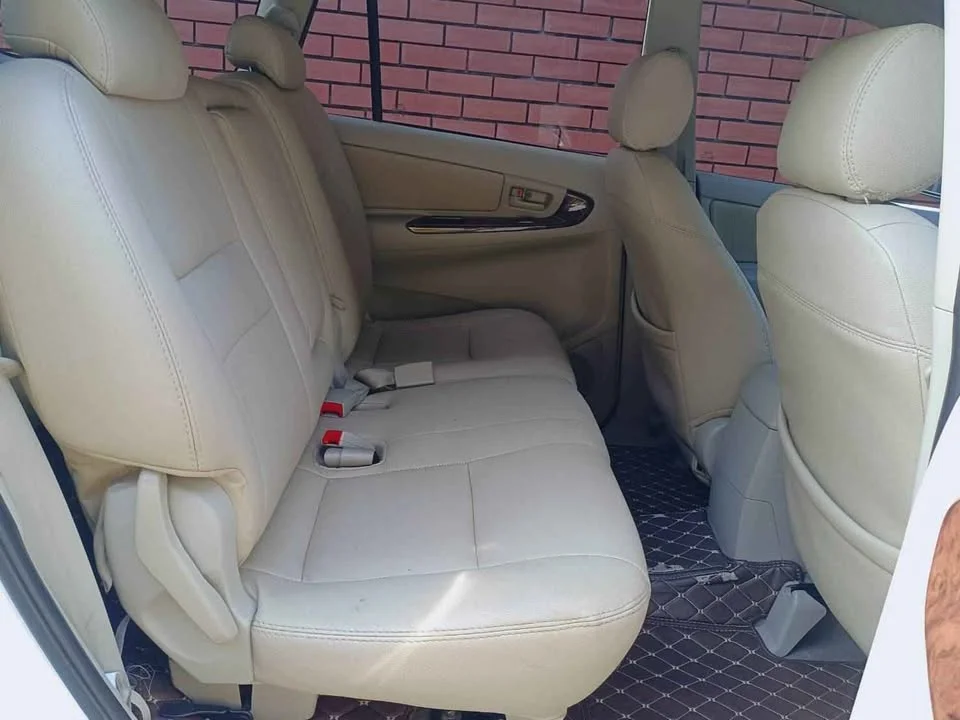 2013 Toyota Innova I 3