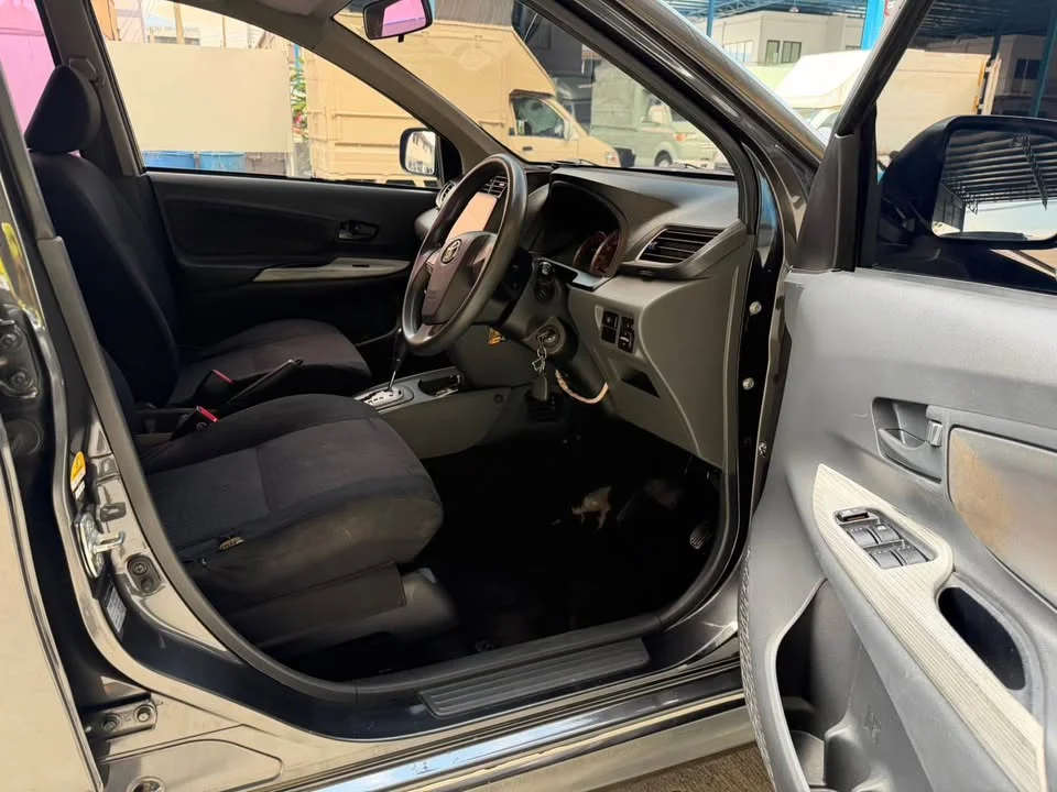 2012 Toyota Avanza II 2