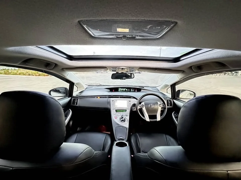 2012 Toyota Prius III 3