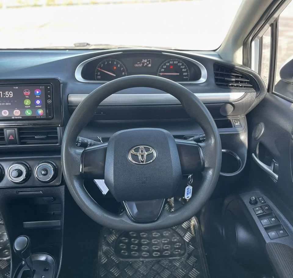 2017 Toyota Sienta II 2