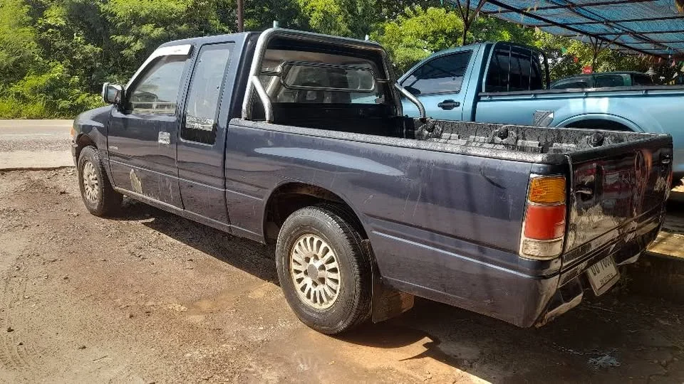 1994 Isuzu TFR III 2
