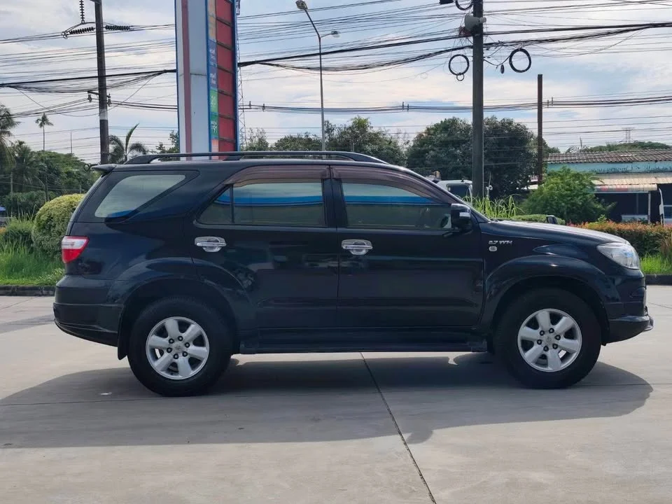 2011 Toyota Fortuner I 2