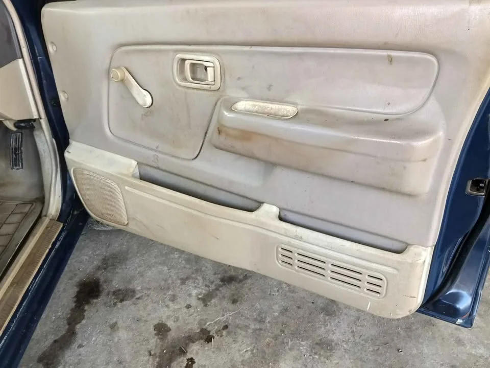 2002 Nissan Frontier I 3