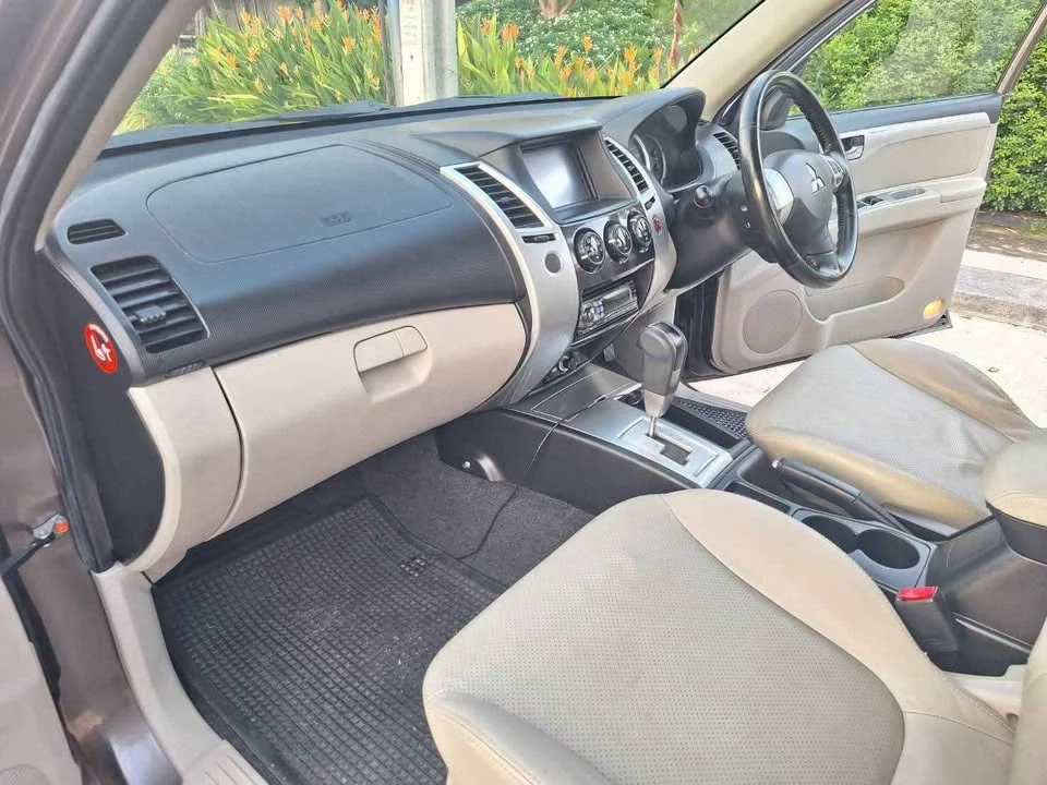 2011 Mitsubishi Pajero Sport II 3