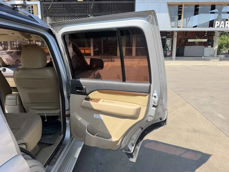 2012 Ford Everest I 3
