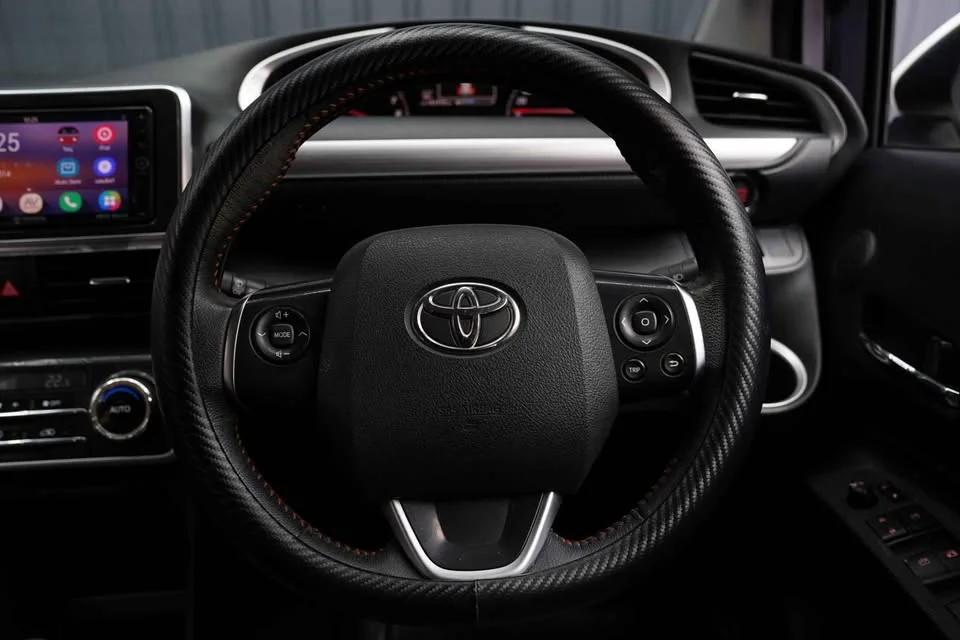 2016 Toyota Sienta II 3