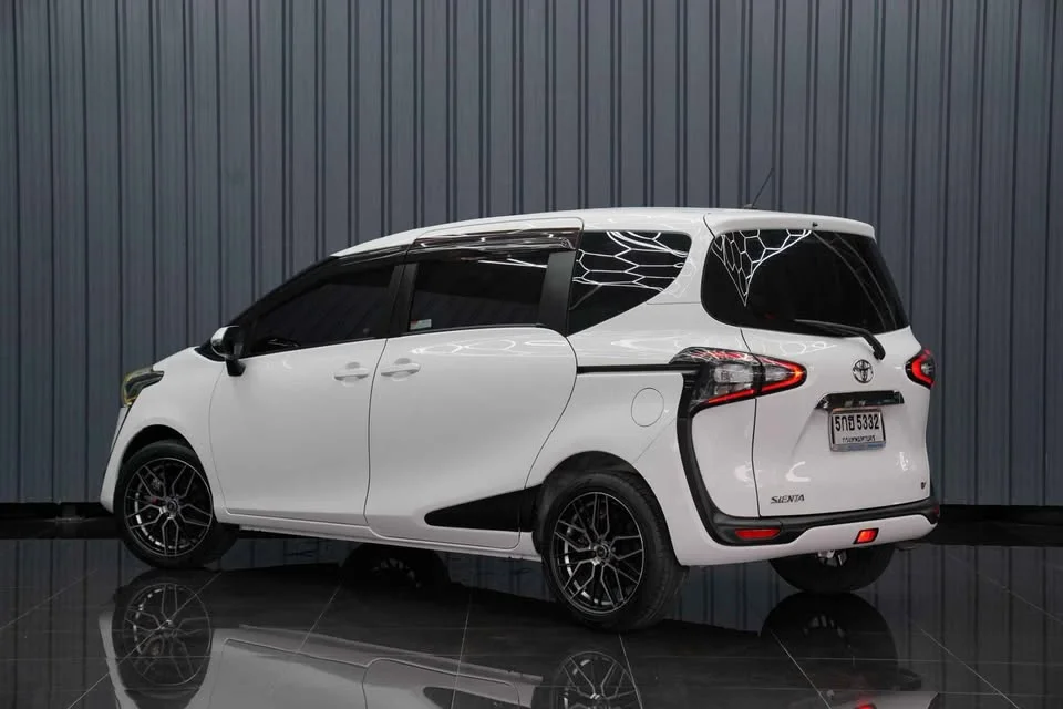 2016 Toyota Sienta II 2