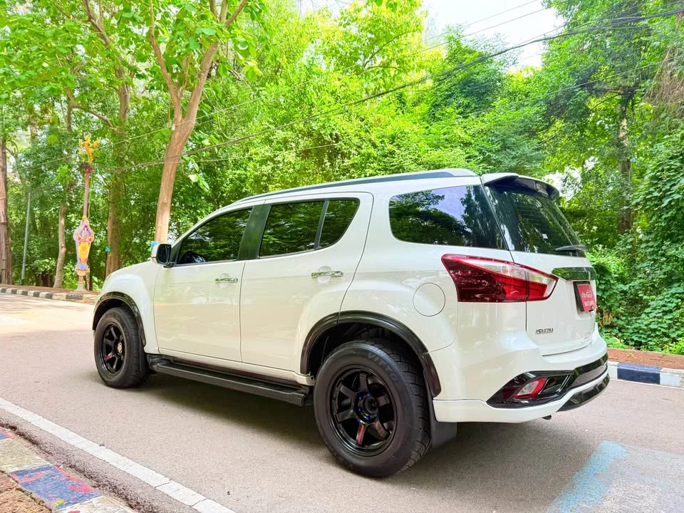 2019 Isuzu MU-X I 3