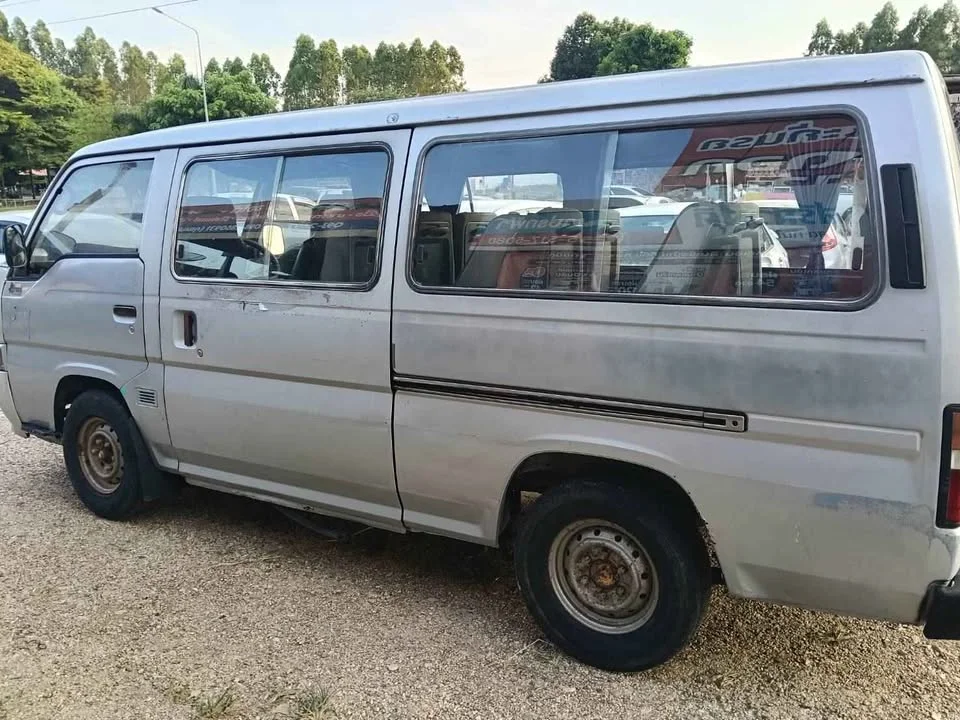 1996 Nissan Urvan IV (E24) 2