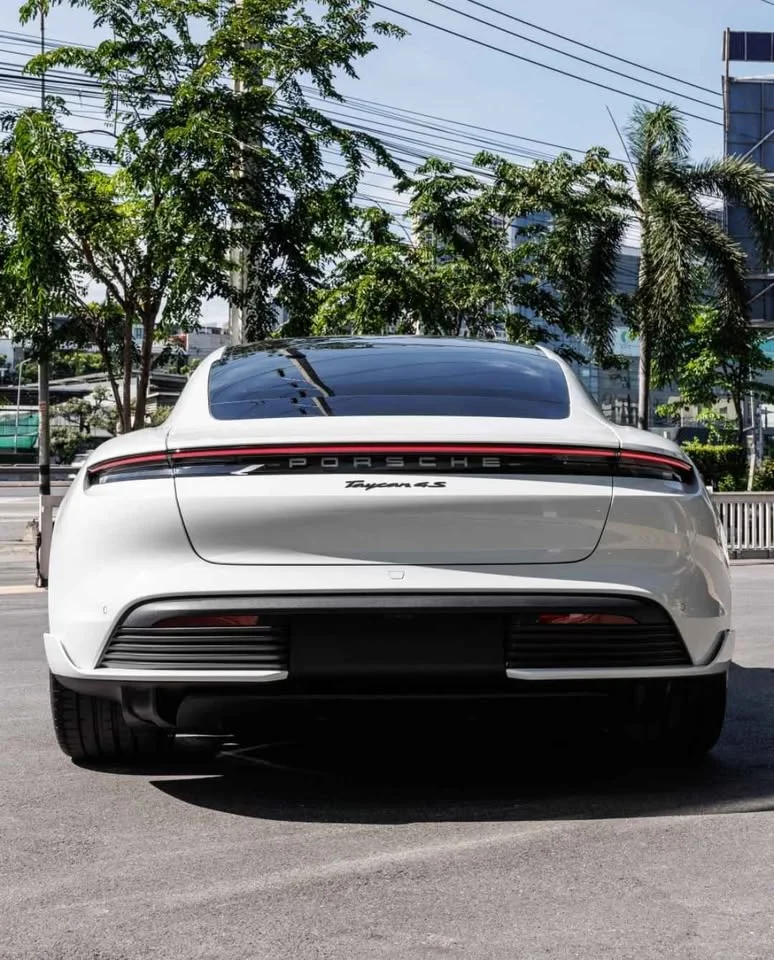 2026 Porsche Taycan 9J1 2