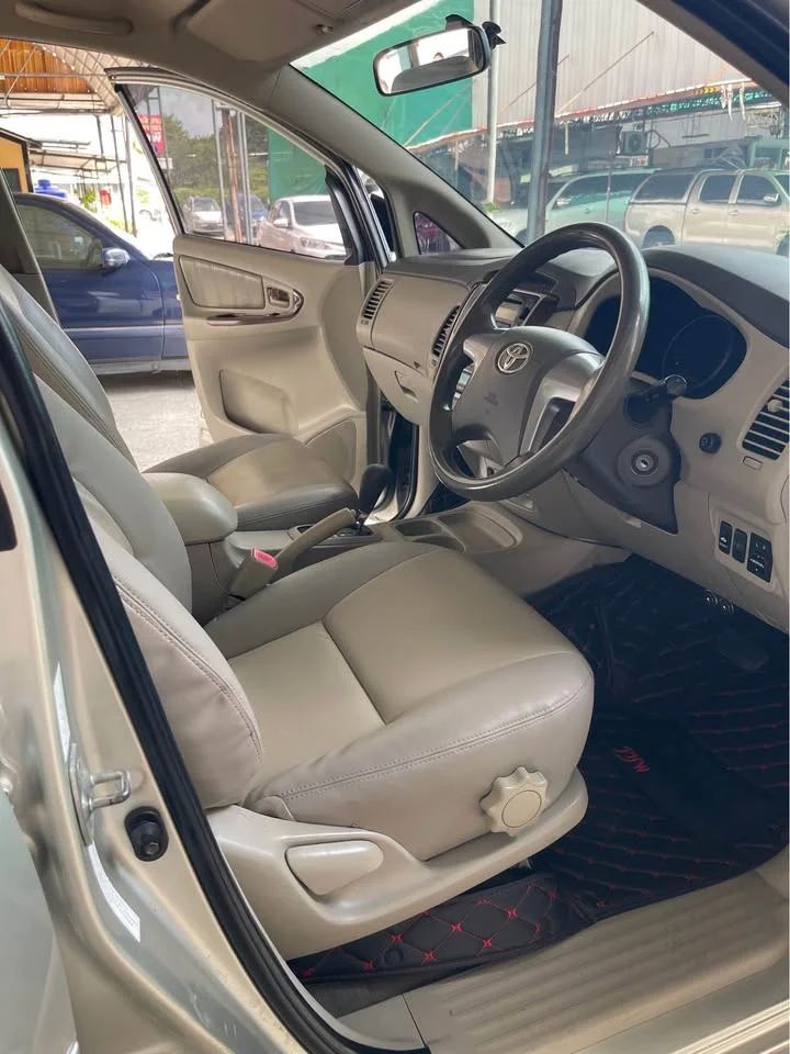 2013 Toyota Innova I 3