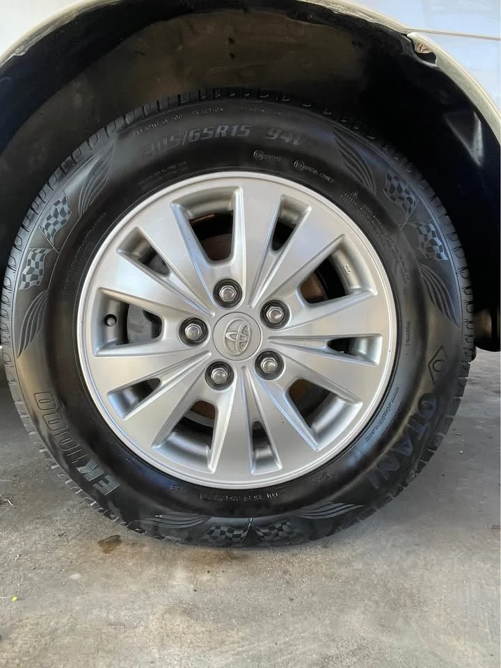 2013 Toyota Innova I 2
