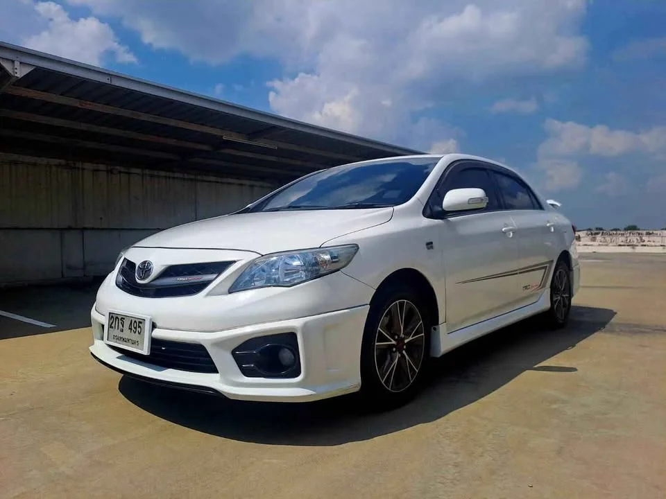 2013 Toyota Corolla Altis X (E140) 3