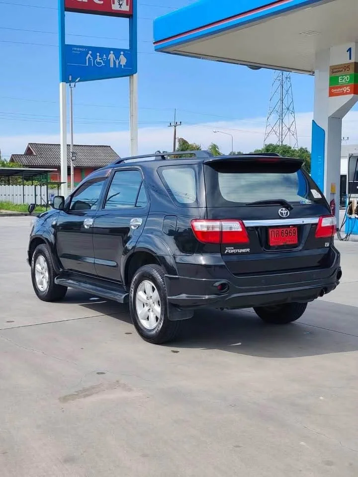 2011 Toyota Fortuner I 2