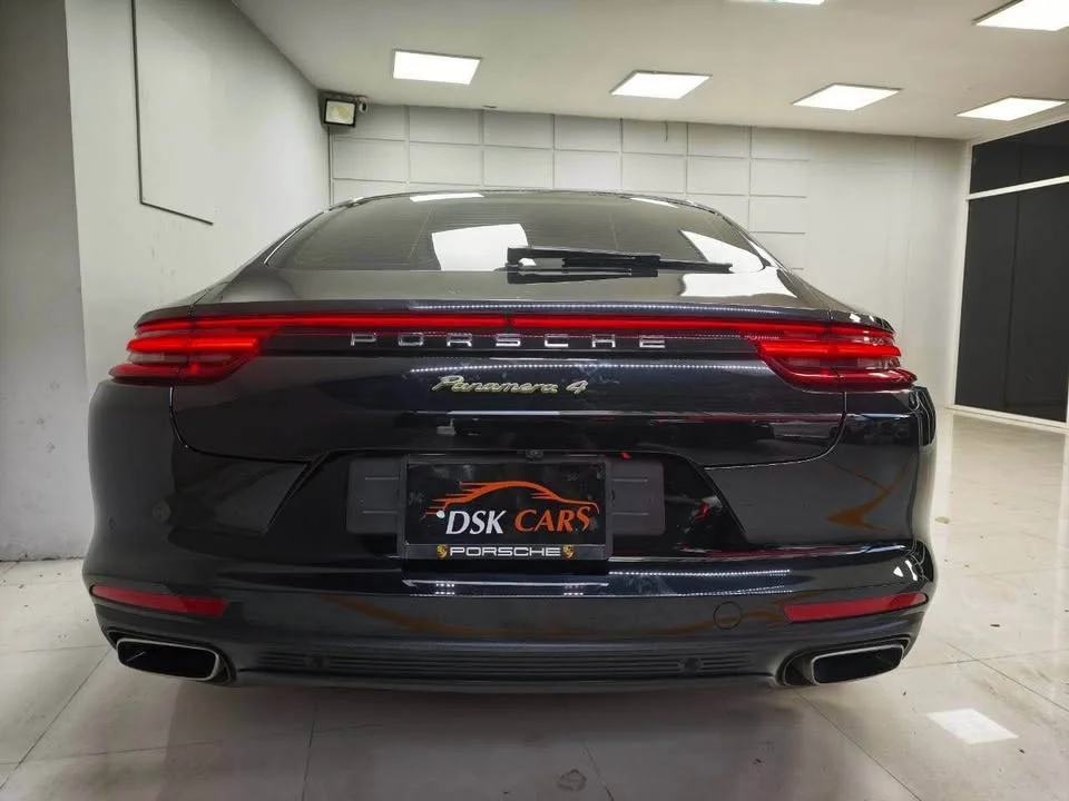 2017 Porsche Panamera II 3